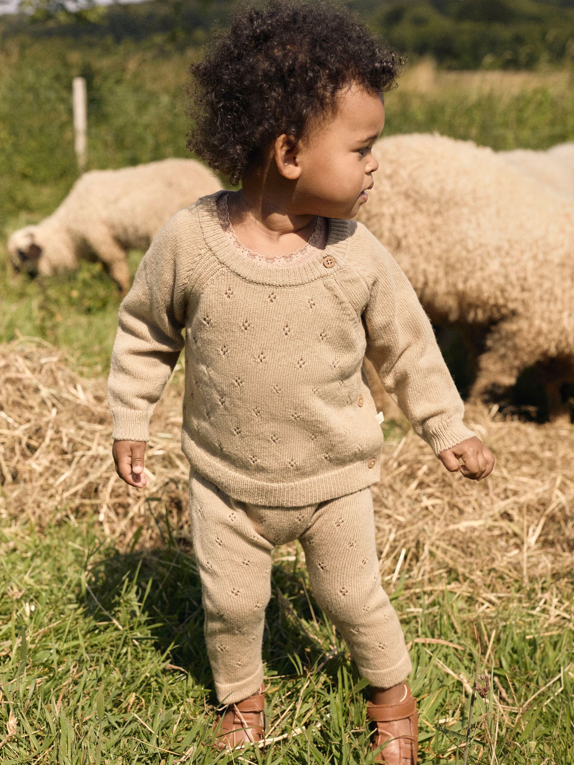 Carousel image - OMSLAG STRIKKET PULLOVER, Safari | 2