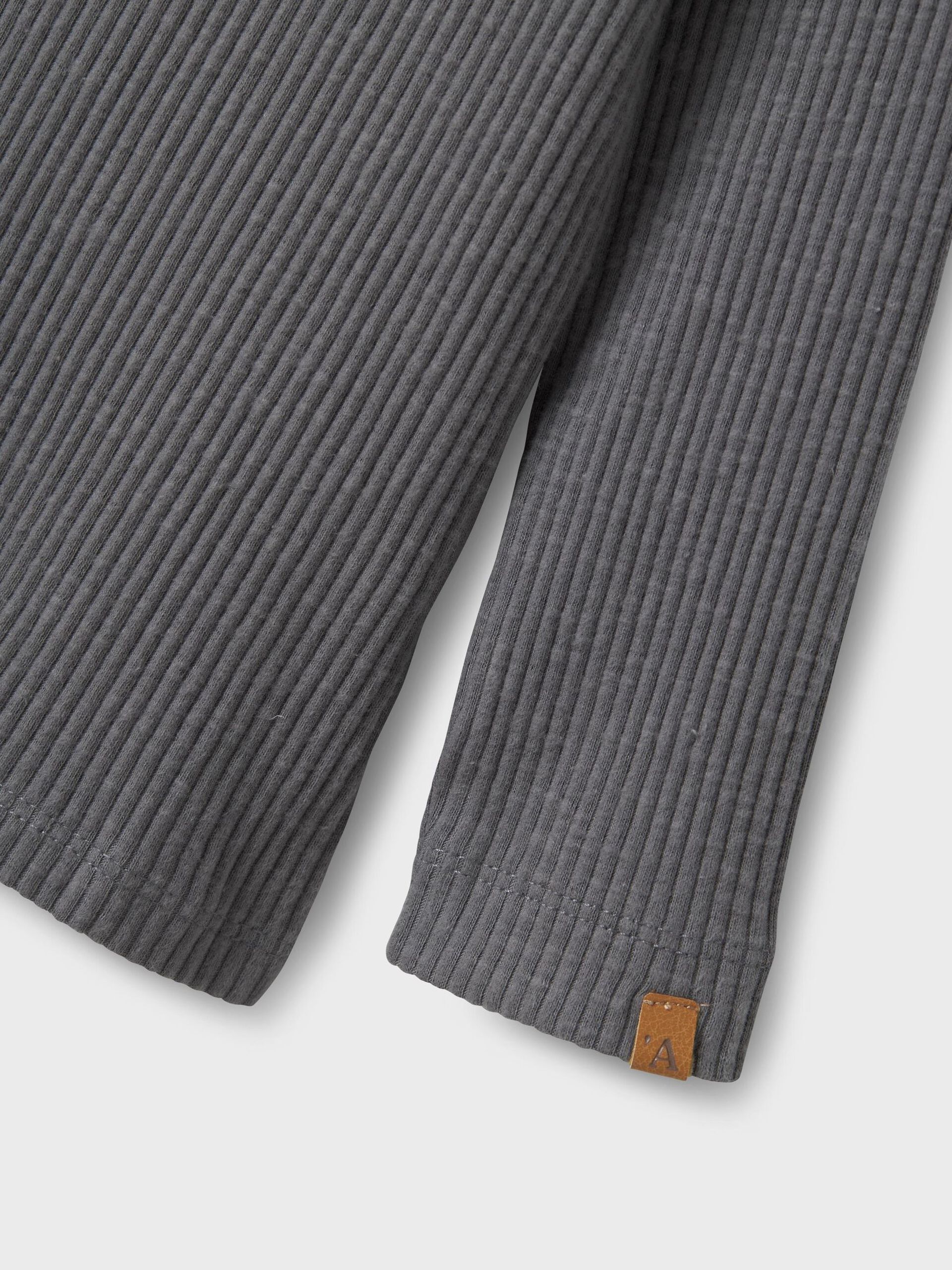 Carousel image - RIBBET TOP MED LANGE ÆRMER, Poppy Seed | 3