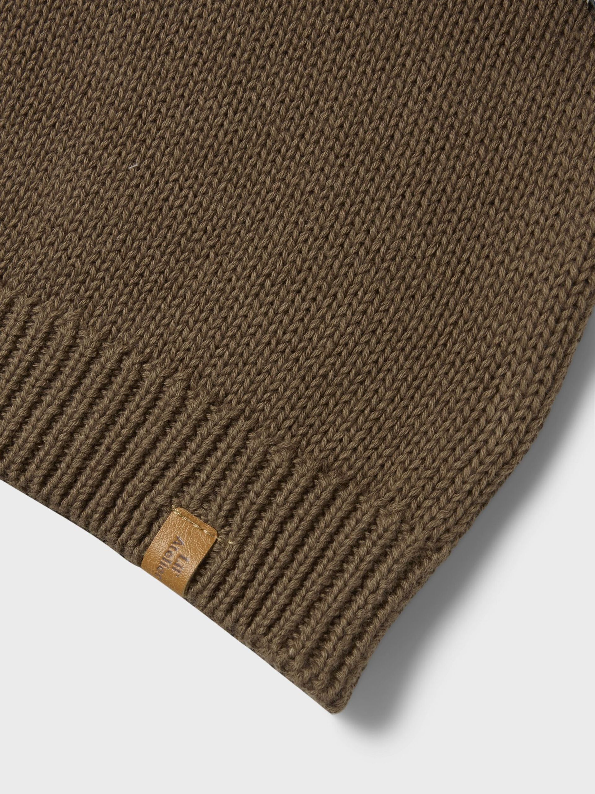 Carousel image - LOOSE FIT KNITTED VEST, Shitake | 3
