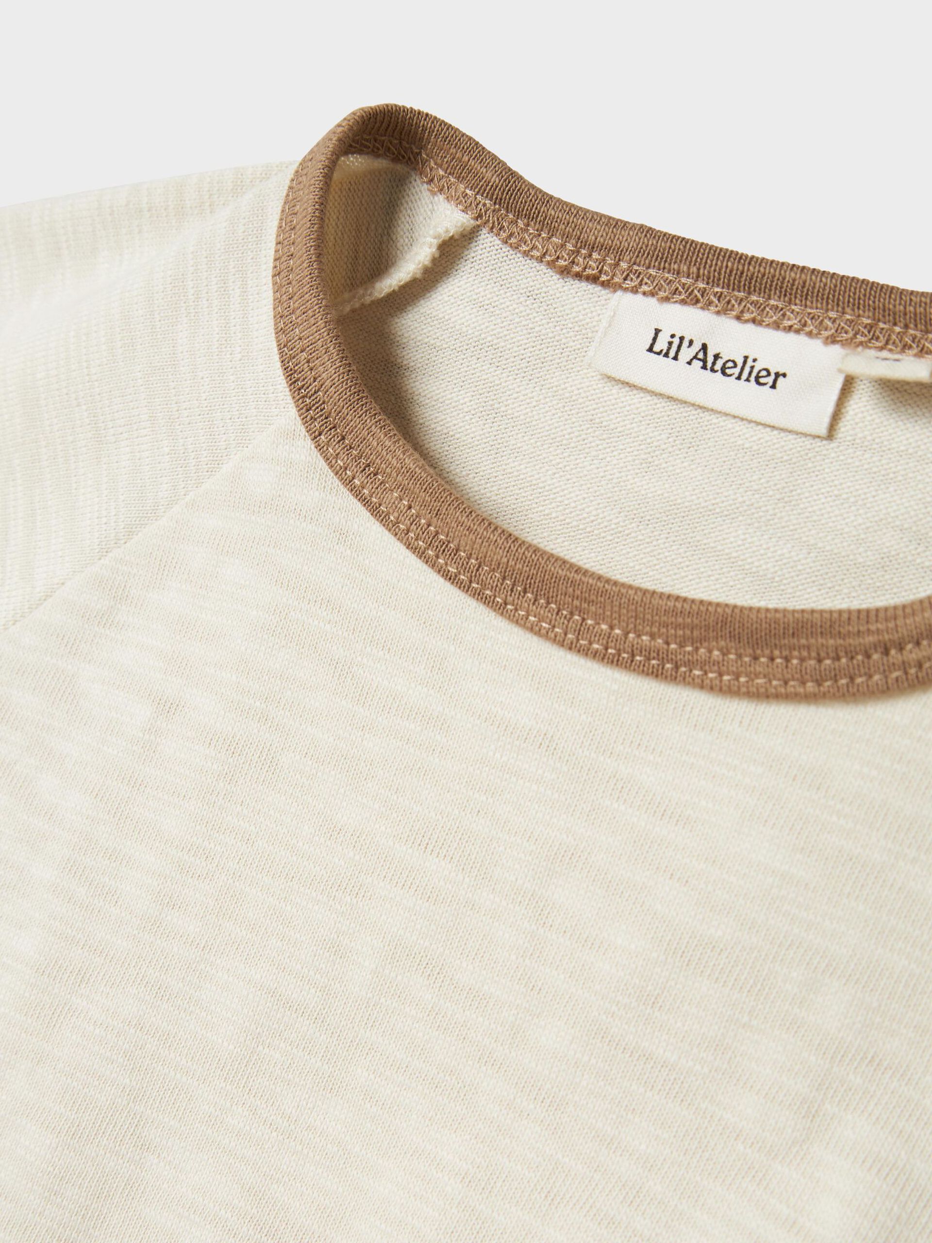 Carousel image - LOOSE FIT TOP MET LANGE MOUWEN, Turtledove | 3