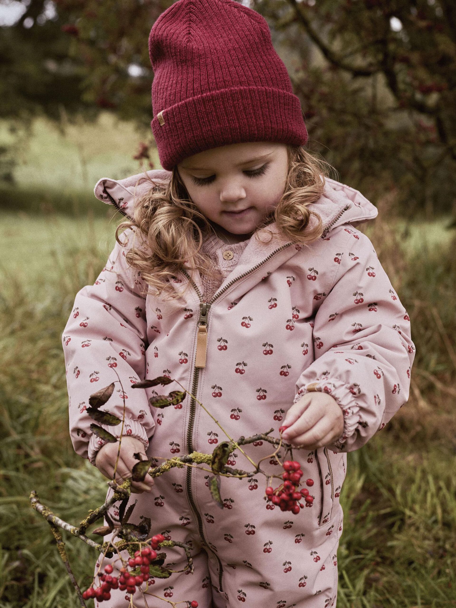 Carousel image - STRIKKET HATT, Red Dahlia | 3